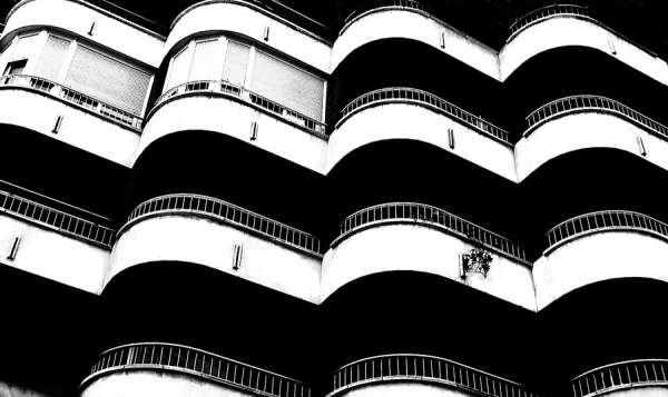 Photograph Eugenia Kyriakopoulou Urban Waves on One Eyeland